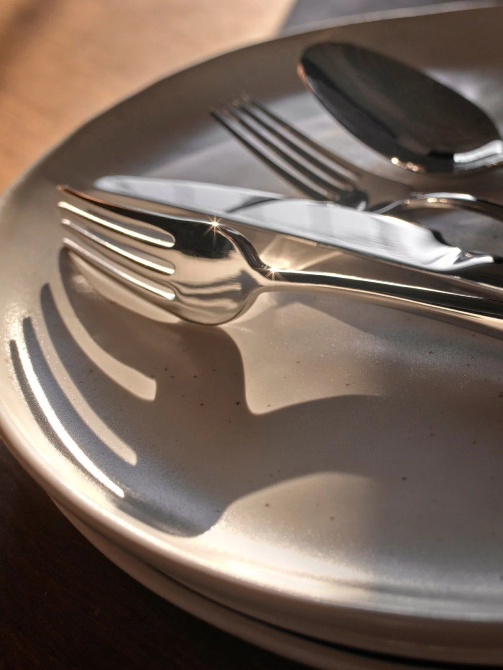 Base Dinnerware Set