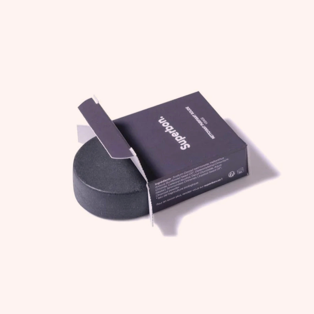 Nettoyant visage solide au charbon actif
